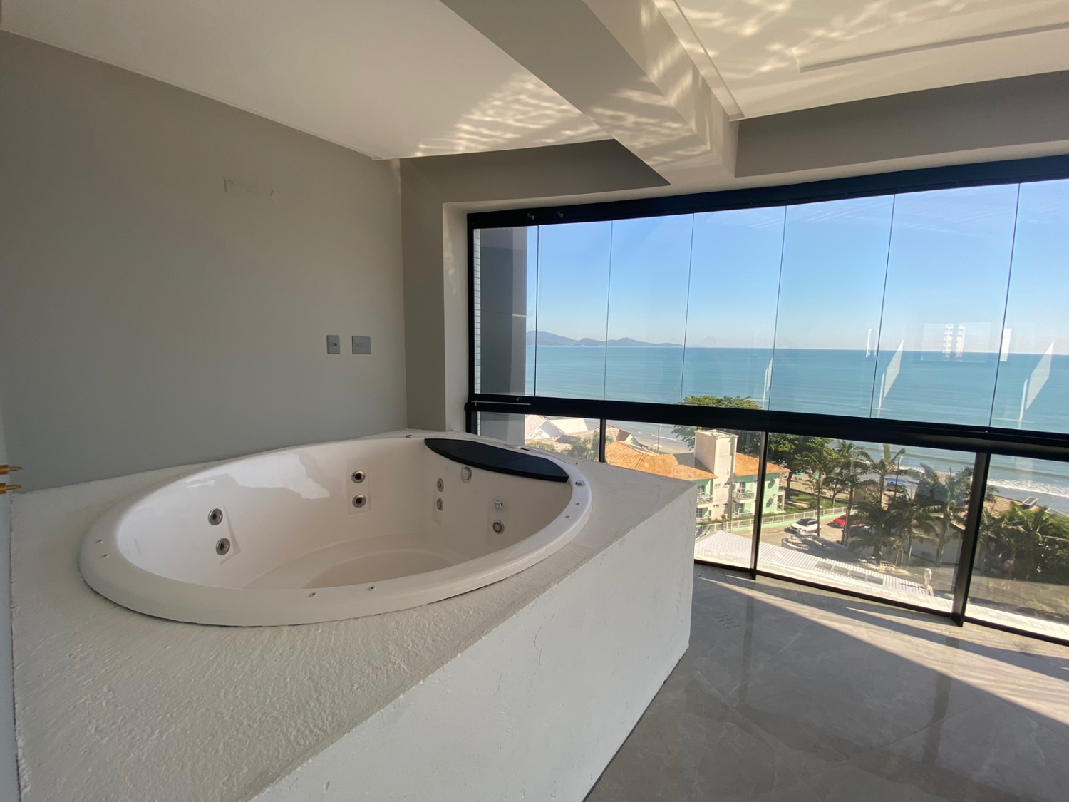 Apartamento no Edifício Residencial Singapore em Porto Belo - foto 13