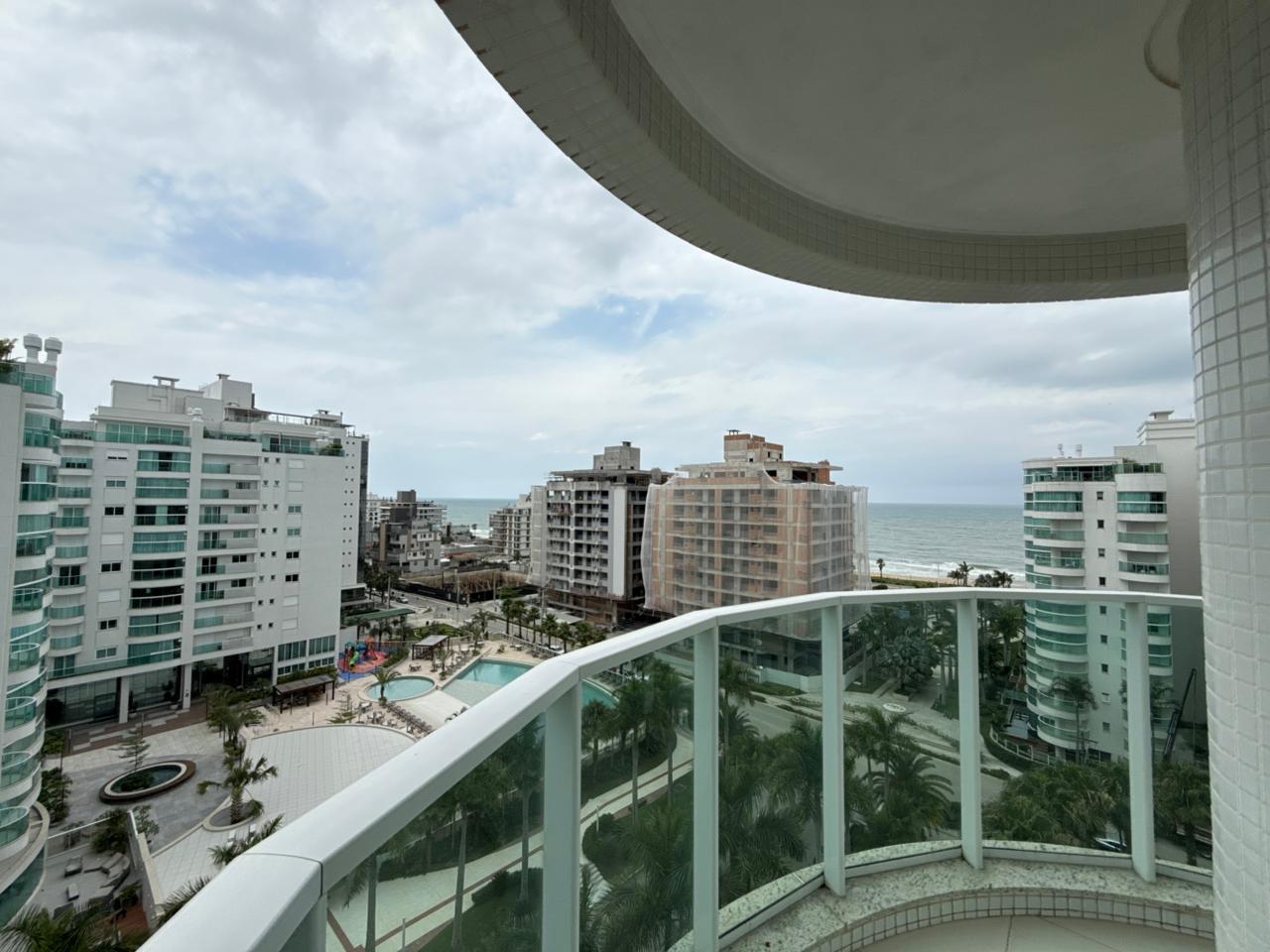 Apartamento no Ed. Brava Beach Aroeira na Praia Brava - foto 2