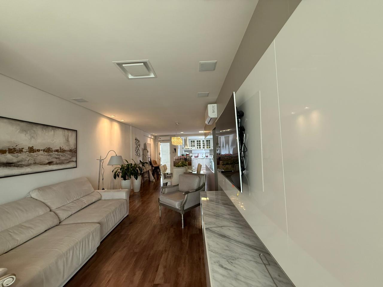 Apartamento no Ed. Brava Beach Aroeira na Praia Brava - foto 8