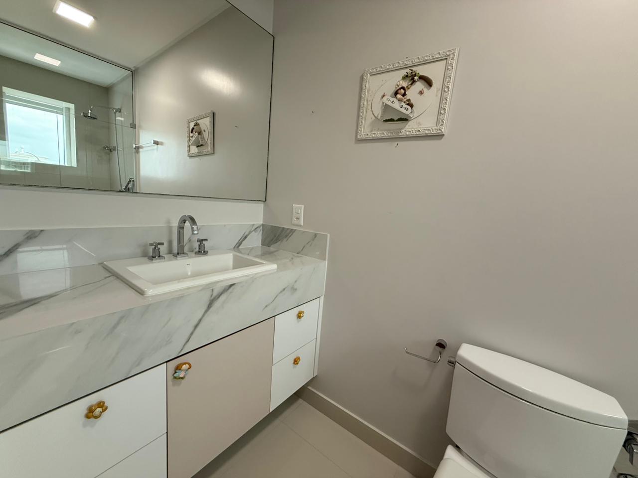 Apartamento no Ed. Brava Beach Aroeira na Praia Brava - foto 22