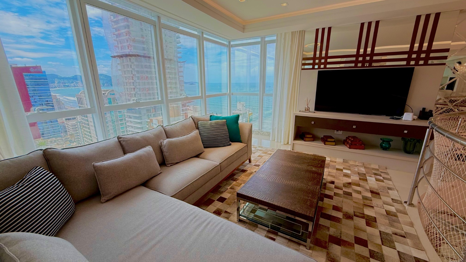 Apartamento Duplex no Edifício Dubai Tower Residence em Meia Praia - Itapema/SC - foto 7