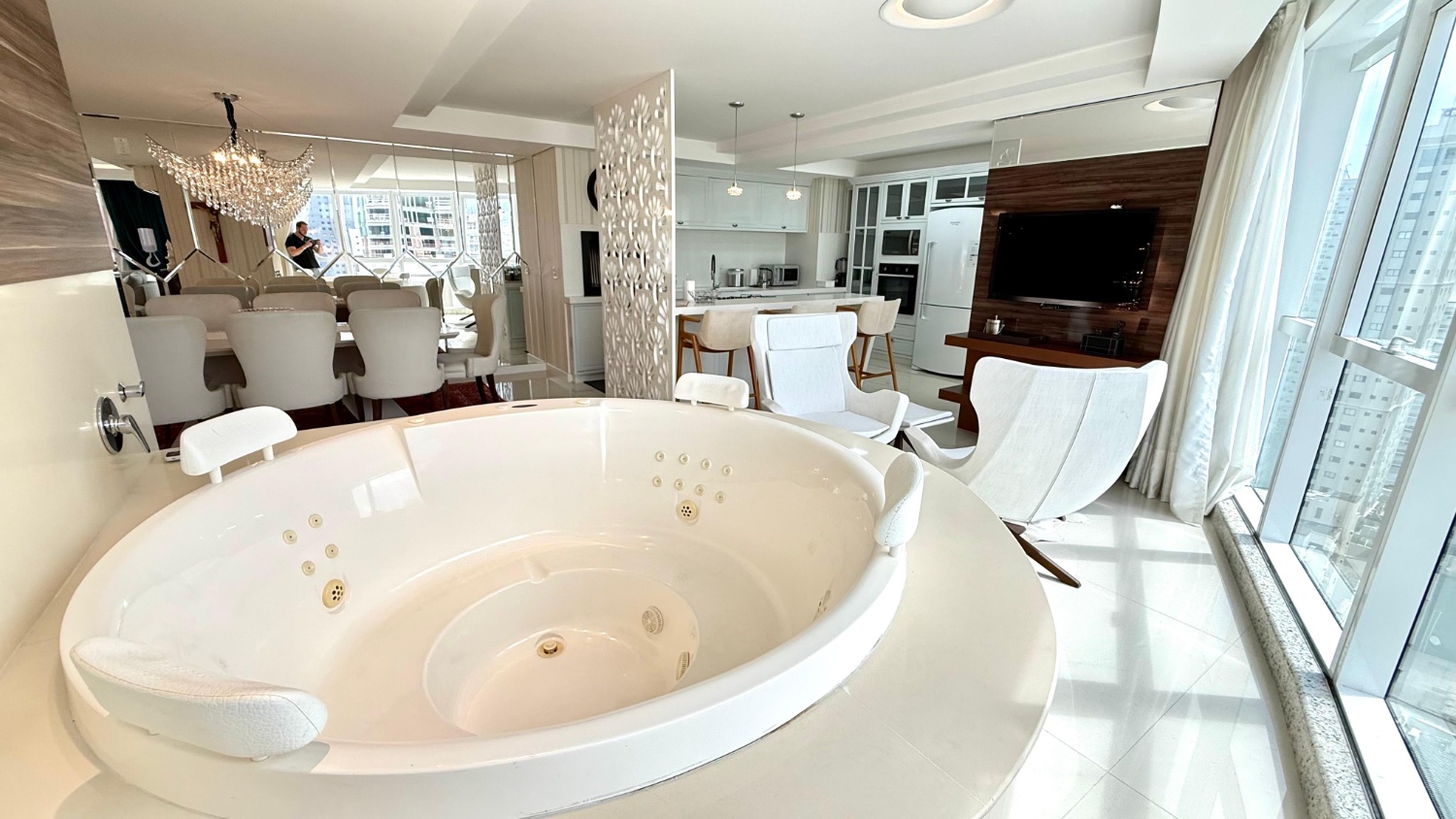 Apartamento Duplex no Edifício Dubai Tower Residence em Meia Praia - Itapema/SC - foto 13