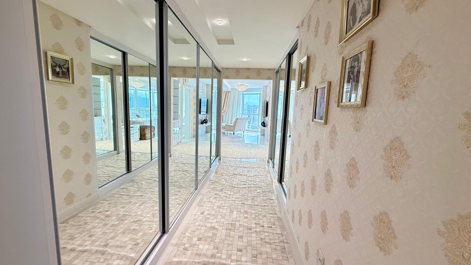 Apartamento Duplex no Edifício Dubai Tower Residence em Meia Praia - Itapema/SC - foto 17