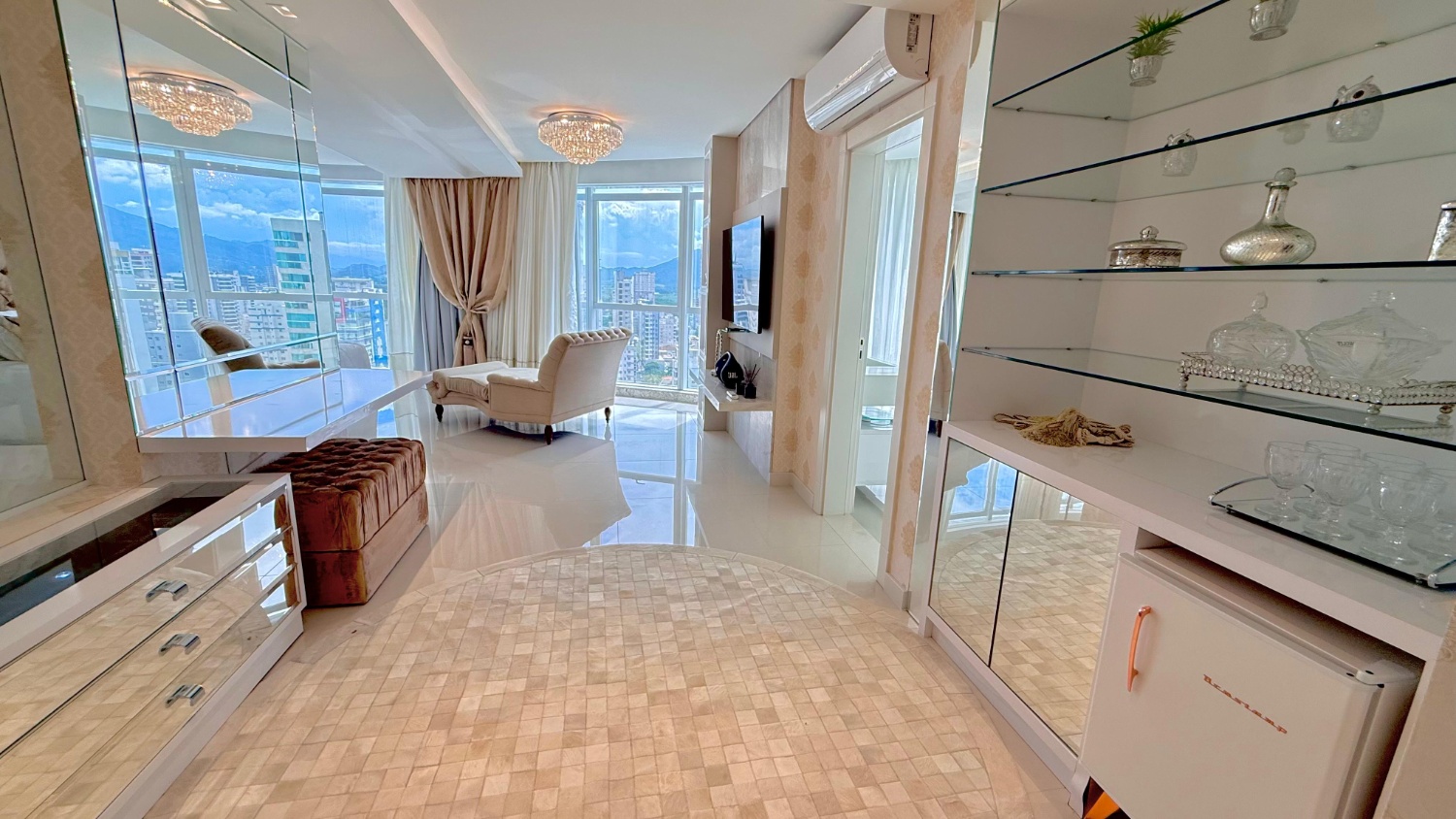 Apartamento Duplex no Edifício Dubai Tower Residence em Meia Praia - Itapema/SC - foto 19