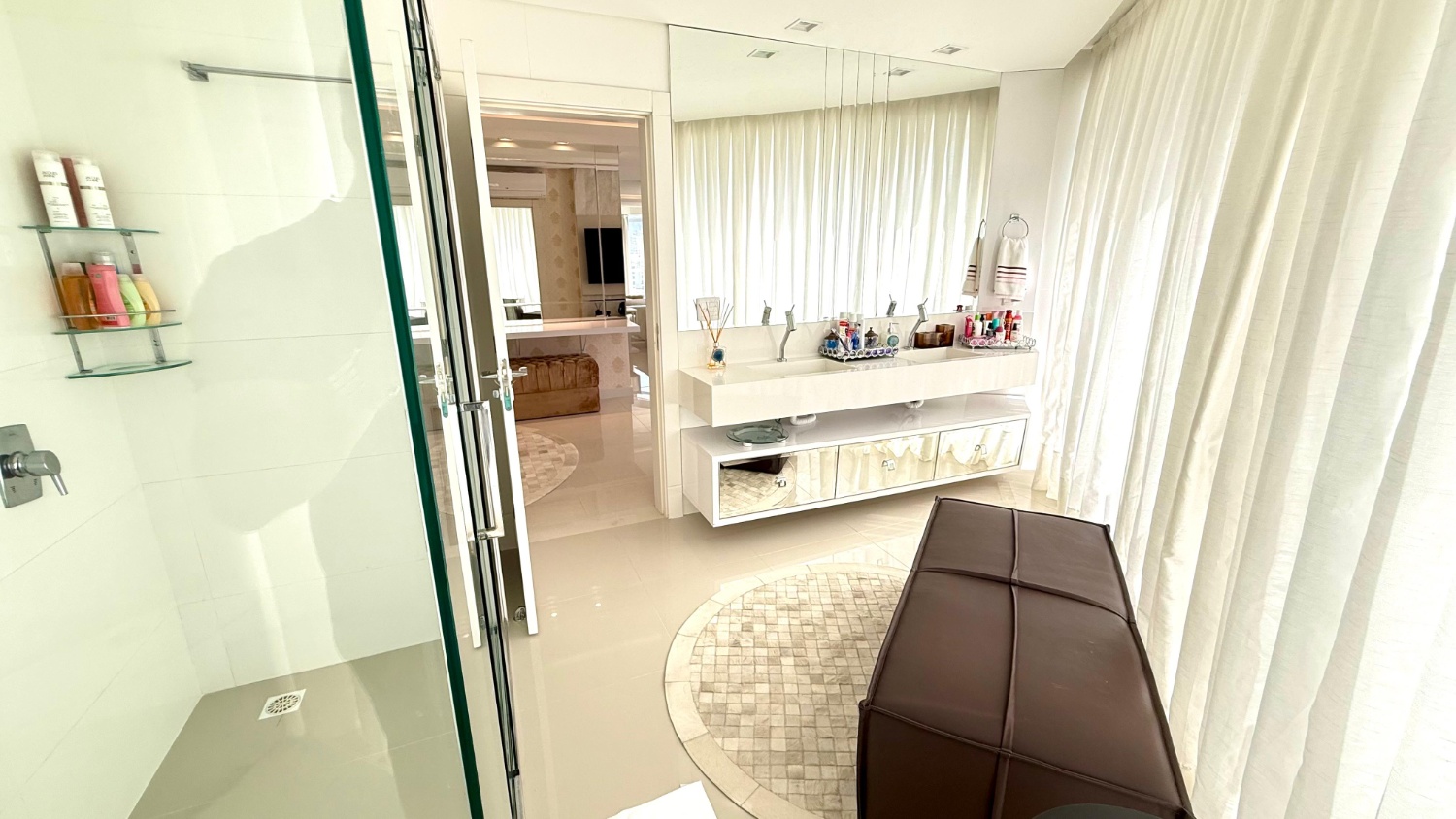 Apartamento Duplex no Edifício Dubai Tower Residence em Meia Praia - Itapema/SC - foto 22