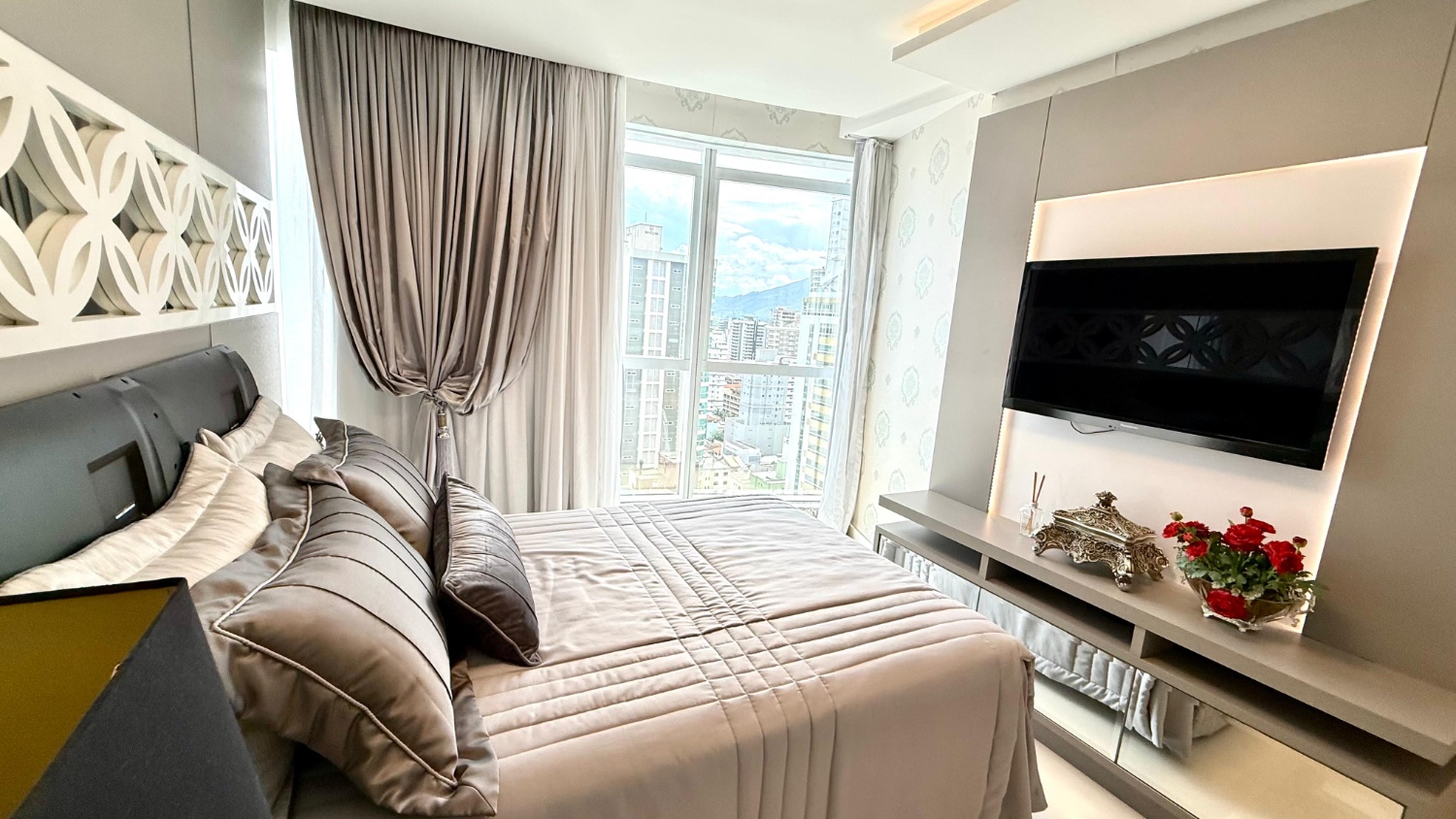 Apartamento Duplex no Edifício Dubai Tower Residence em Meia Praia - Itapema/SC - foto 25