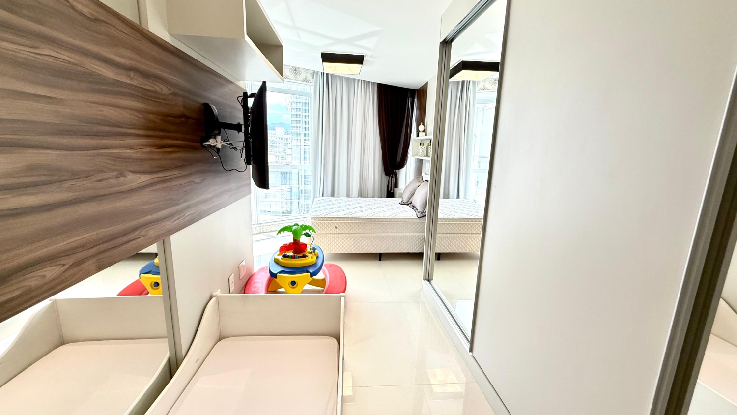 Apartamento Duplex no Edifício Dubai Tower Residence em Meia Praia - Itapema/SC - foto 32