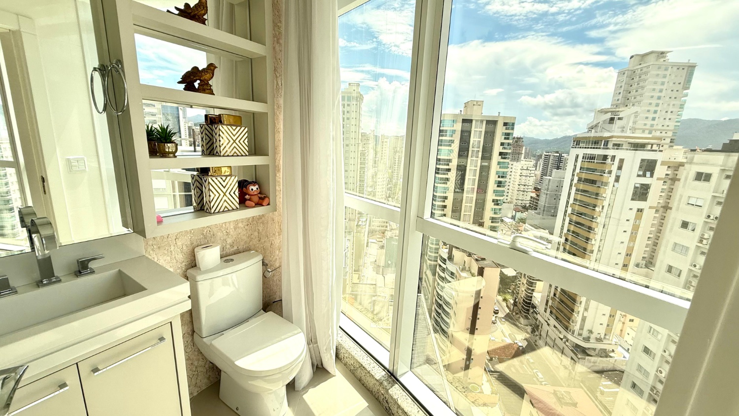 Apartamento Duplex no Edifício Dubai Tower Residence em Meia Praia - Itapema/SC - foto 34