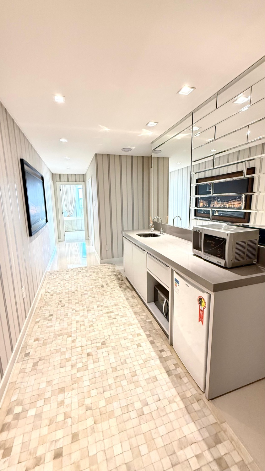 Apartamento Duplex no Edifício Dubai Tower Residence em Meia Praia - Itapema/SC - foto 37
