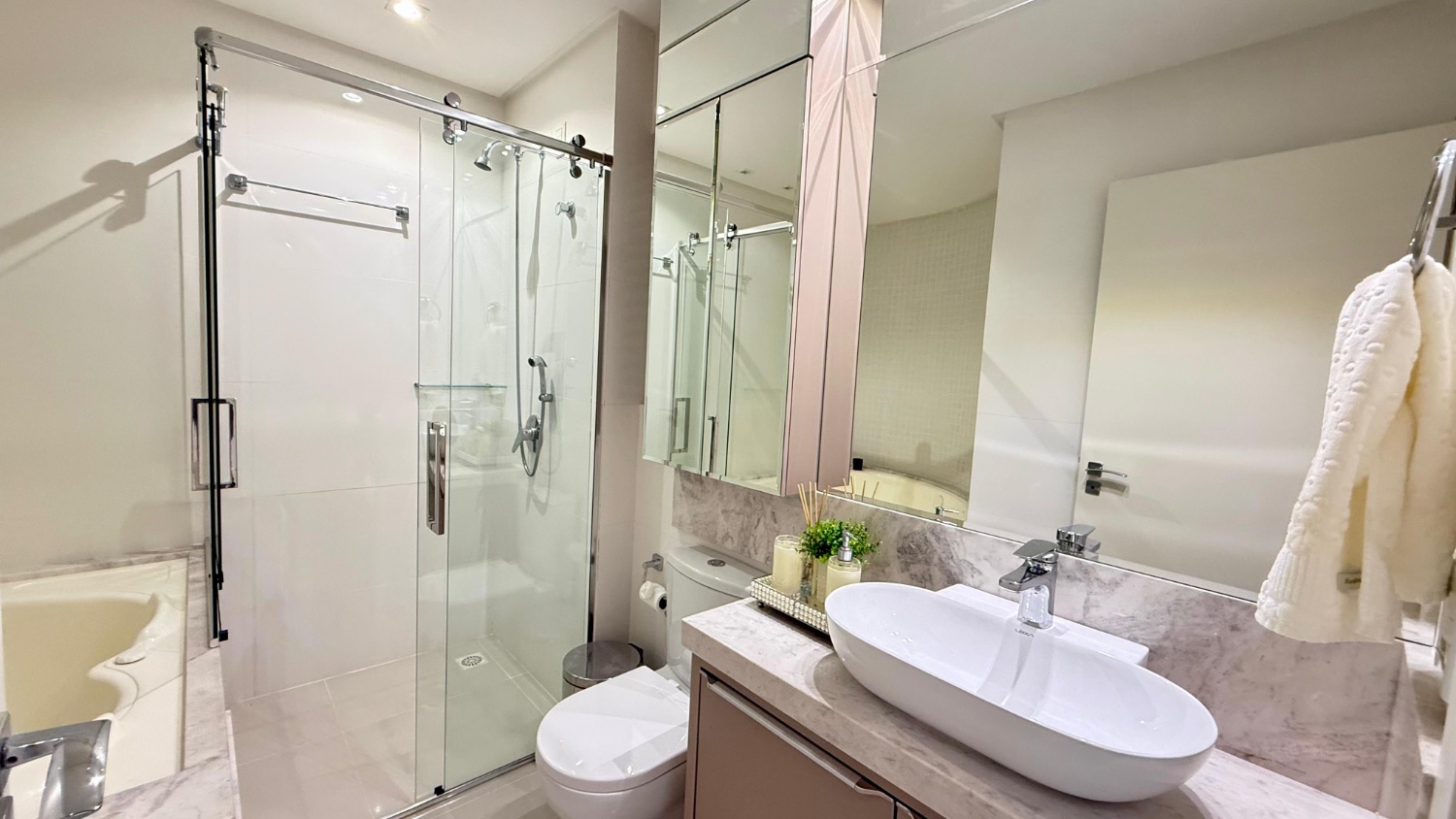 Apartamento Duplex no Edifício Dubai Tower Residence em Meia Praia - Itapema/SC - foto 39