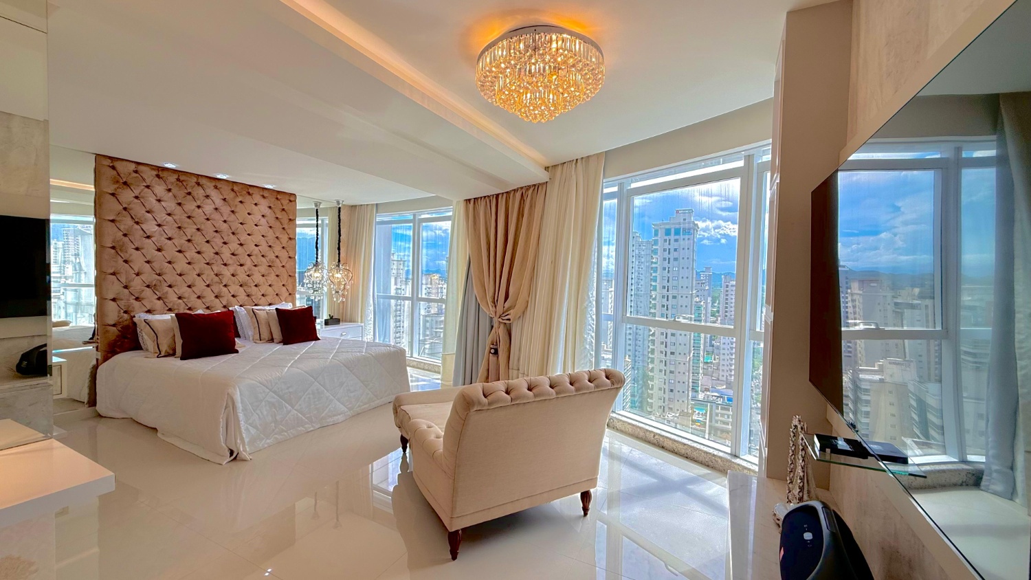 Apartamento Duplex no Edifício Dubai Tower Residence em Meia Praia - Itapema/SC - foto 40