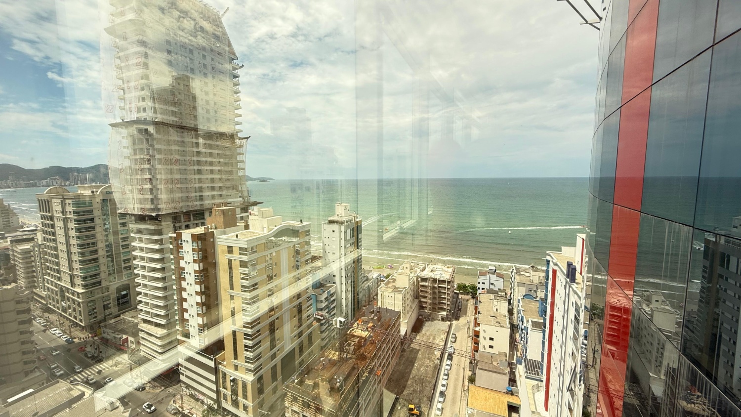 Apartamento Duplex no Edifício Dubai Tower Residence em Meia Praia - Itapema/SC - foto 47