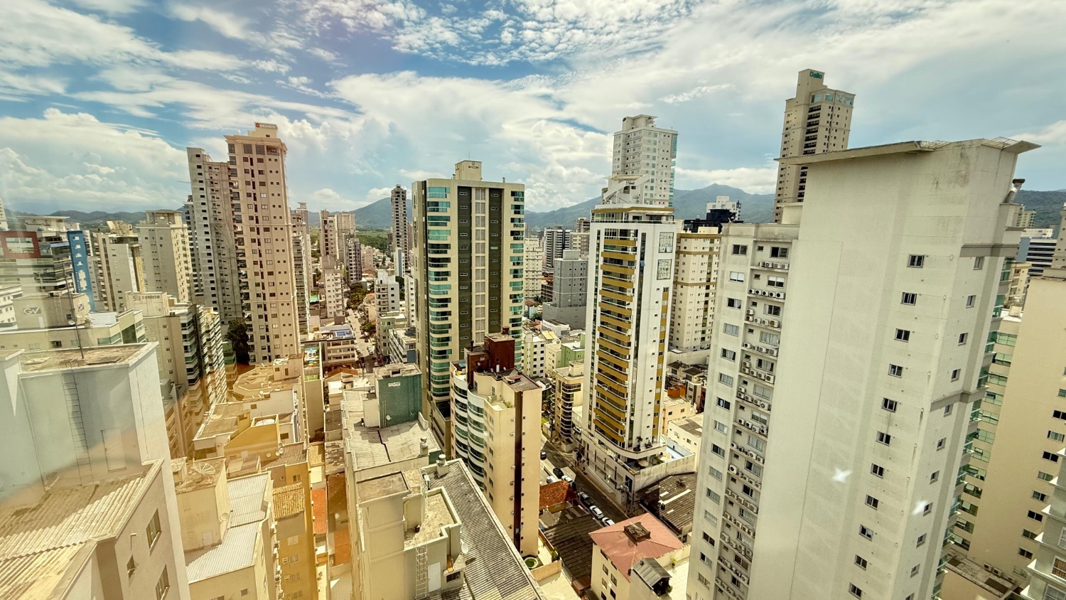 Apartamento Duplex no Edifício Dubai Tower Residence em Meia Praia - Itapema/SC - foto 48