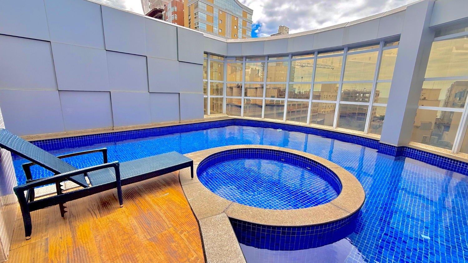 Apartamento Duplex no Edifício Dubai Tower Residence em Meia Praia - Itapema/SC - foto 50