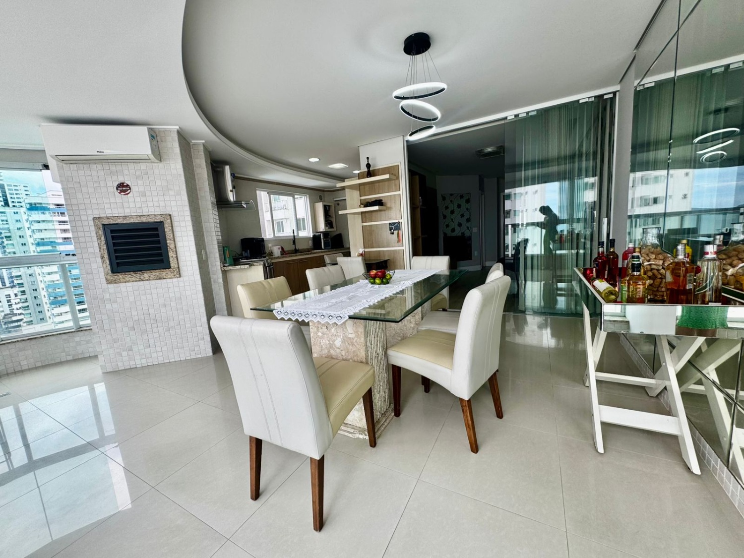 Apartamento no Ed. Aquarela Brasil em Balneário Camboriú - foto 2