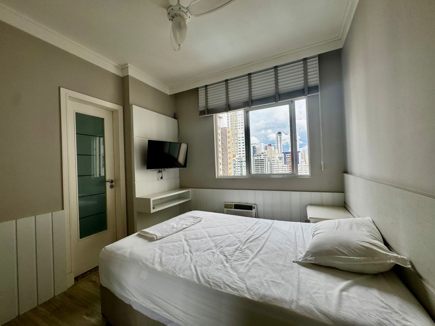 Apartamento no Ed. Aquarela Brasil em Balneário Camboriú - foto 7