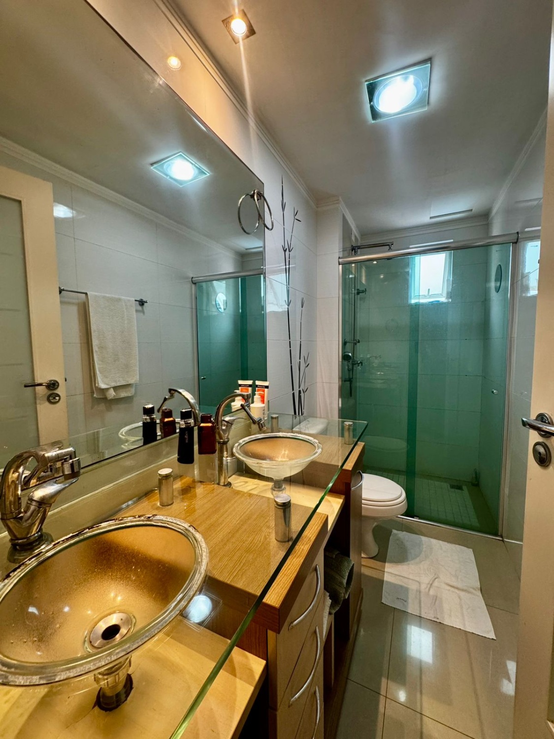 Apartamento no Ed. Aquarela Brasil em Balneário Camboriú - foto 9