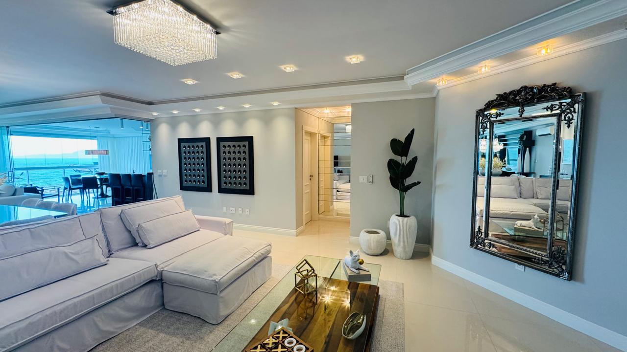 Apartamento no Ed. Atlantic Paradise em Meia Praia em Itapema - foto 2
