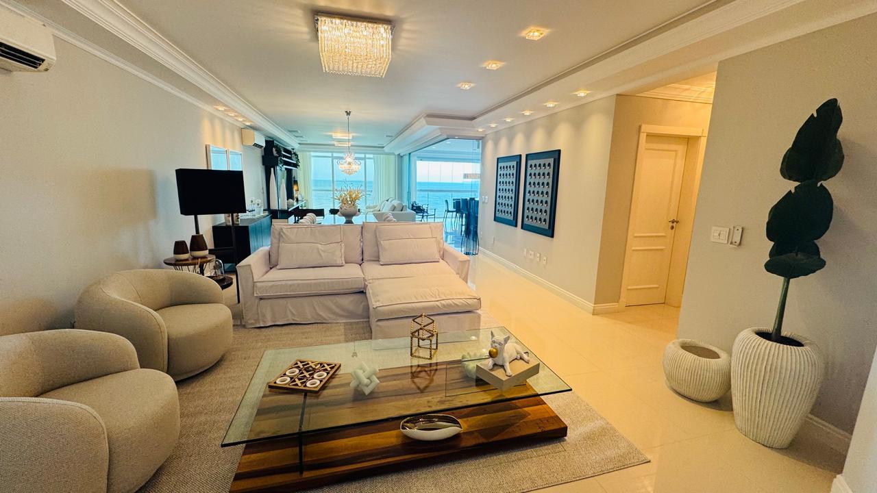 Apartamento no Ed. Atlantic Paradise em Meia Praia em Itapema - foto 4