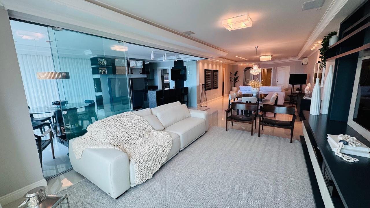 Apartamento no Ed. Atlantic Paradise em Meia Praia em Itapema - foto 5