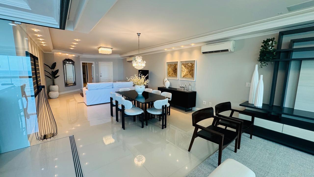 Apartamento no Ed. Atlantic Paradise em Meia Praia em Itapema - foto 7