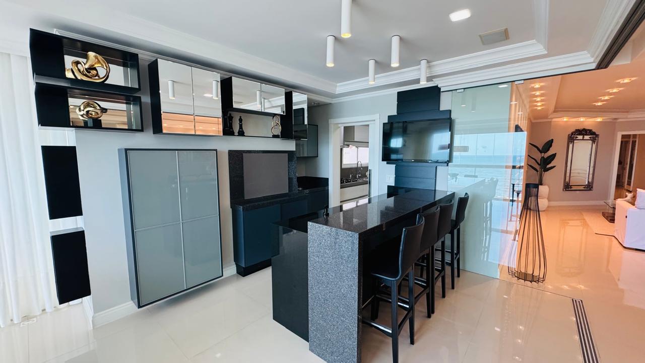 Apartamento no Ed. Atlantic Paradise em Meia Praia em Itapema - foto 11