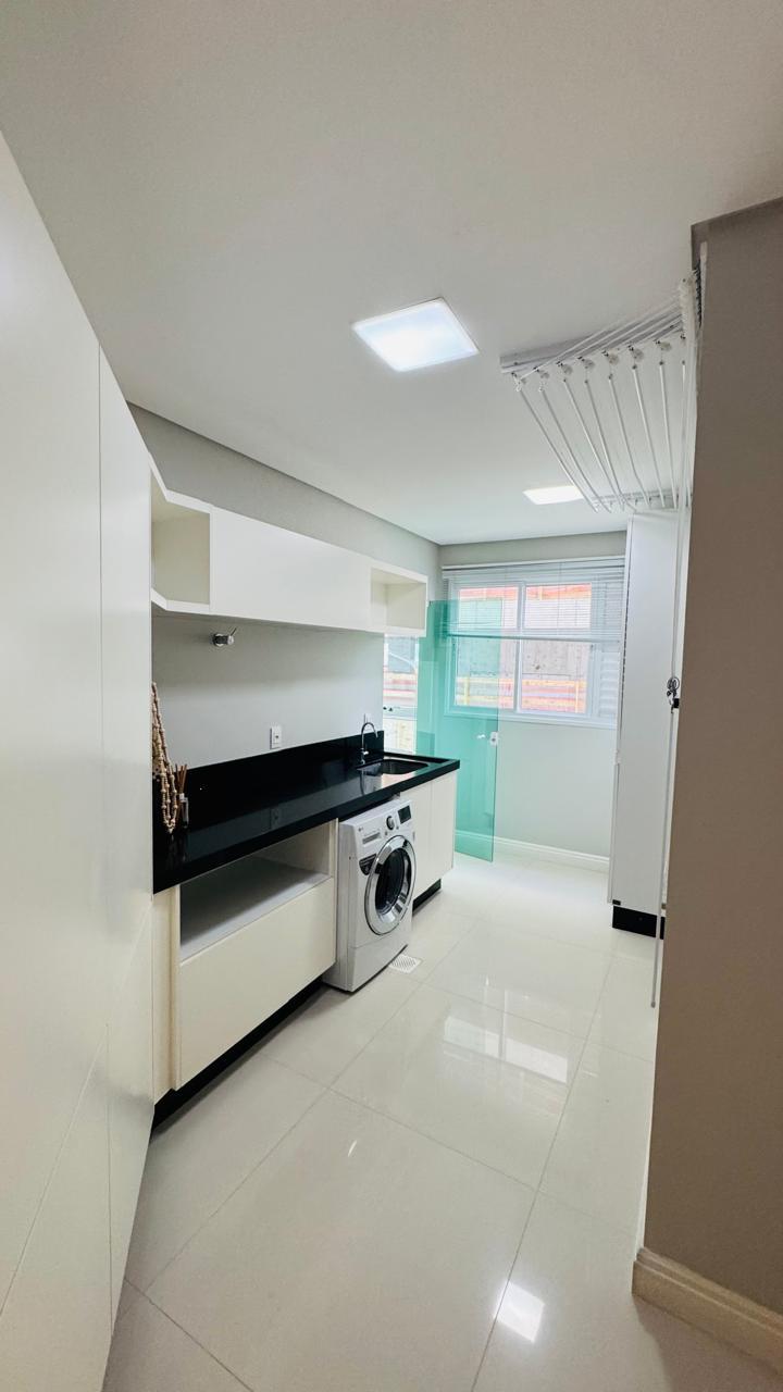 Apartamento no Ed. Atlantic Paradise em Meia Praia em Itapema - foto 19