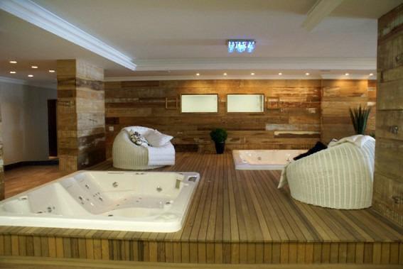 Apartamento no Ed. Atlantic Paradise em Meia Praia em Itapema - foto 38