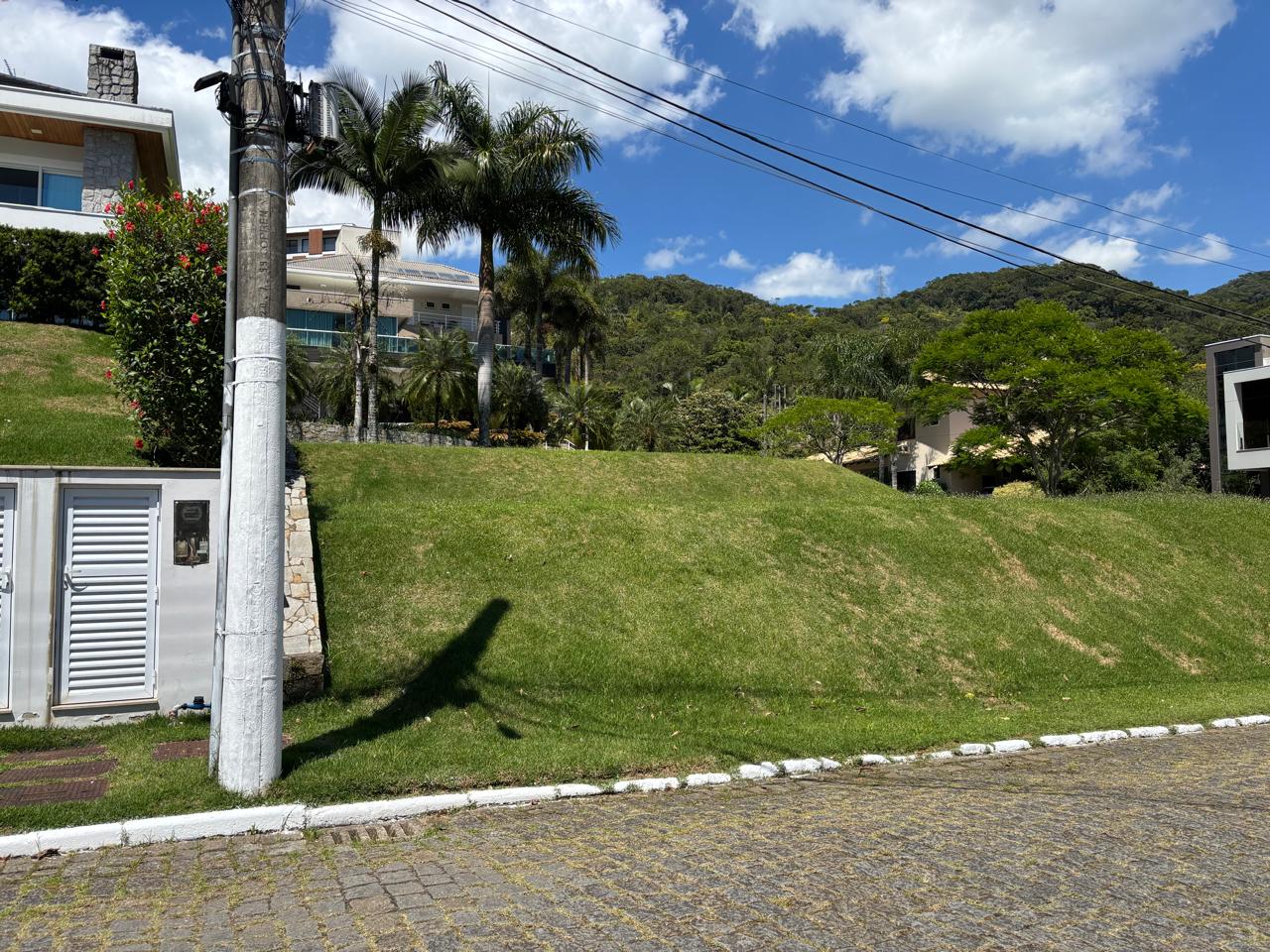 Terreno no Condomínio Horizontal na Praia Brava/SC - foto 2