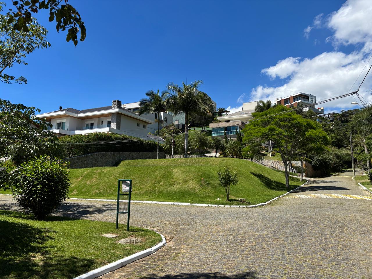 Terreno no Condomínio Horizontal na Praia Brava/SC - foto 3