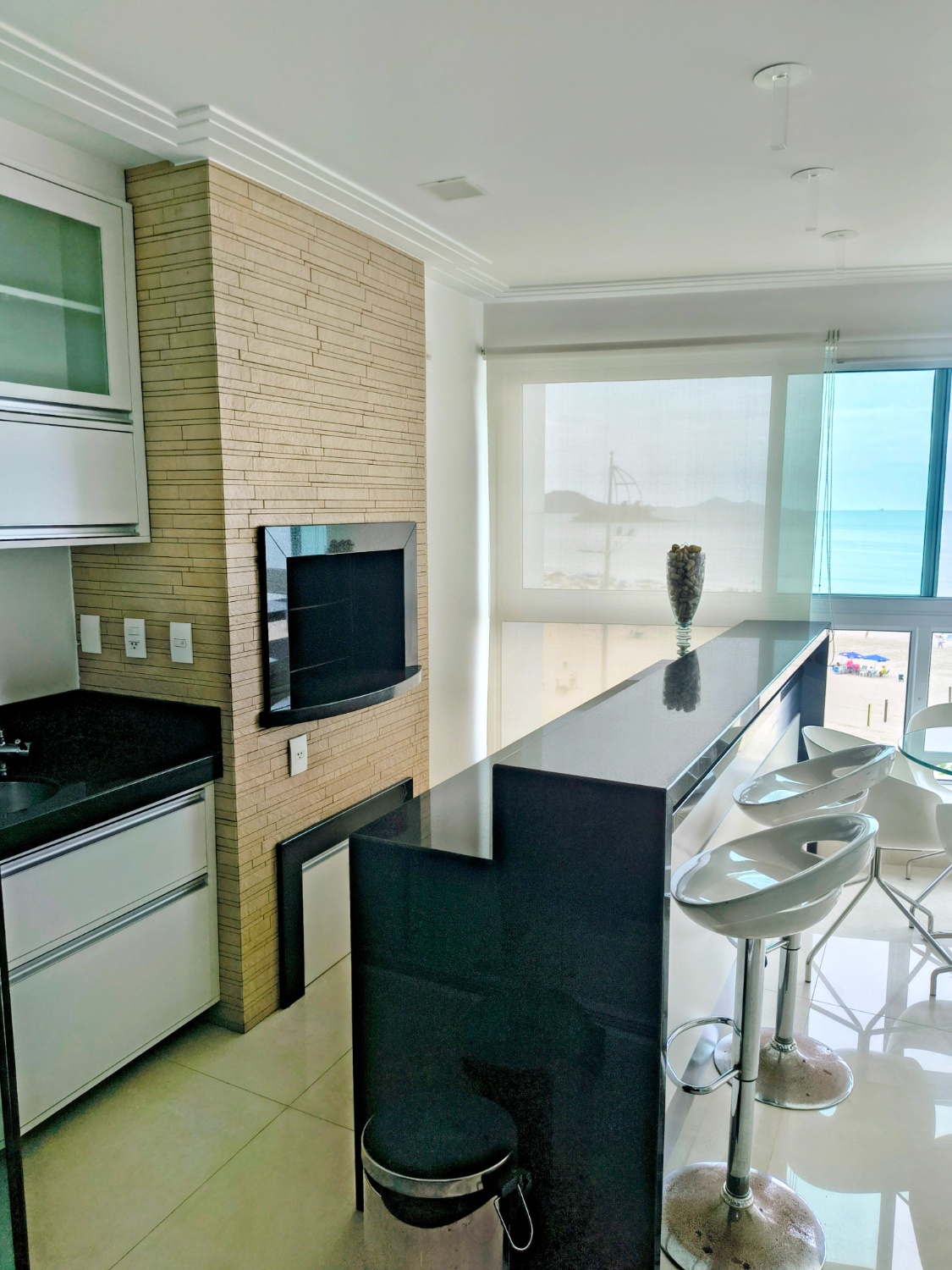 Apartamento no Ed. Barramares em Balneário Camboriú - foto 2