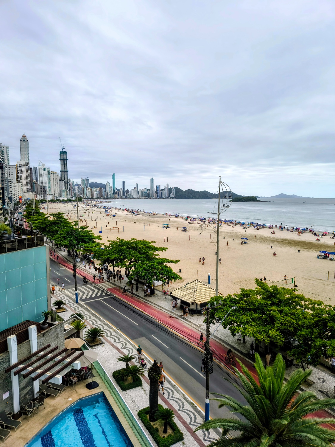 Apartamento no Ed. Barramares em Balneário Camboriú - foto 25