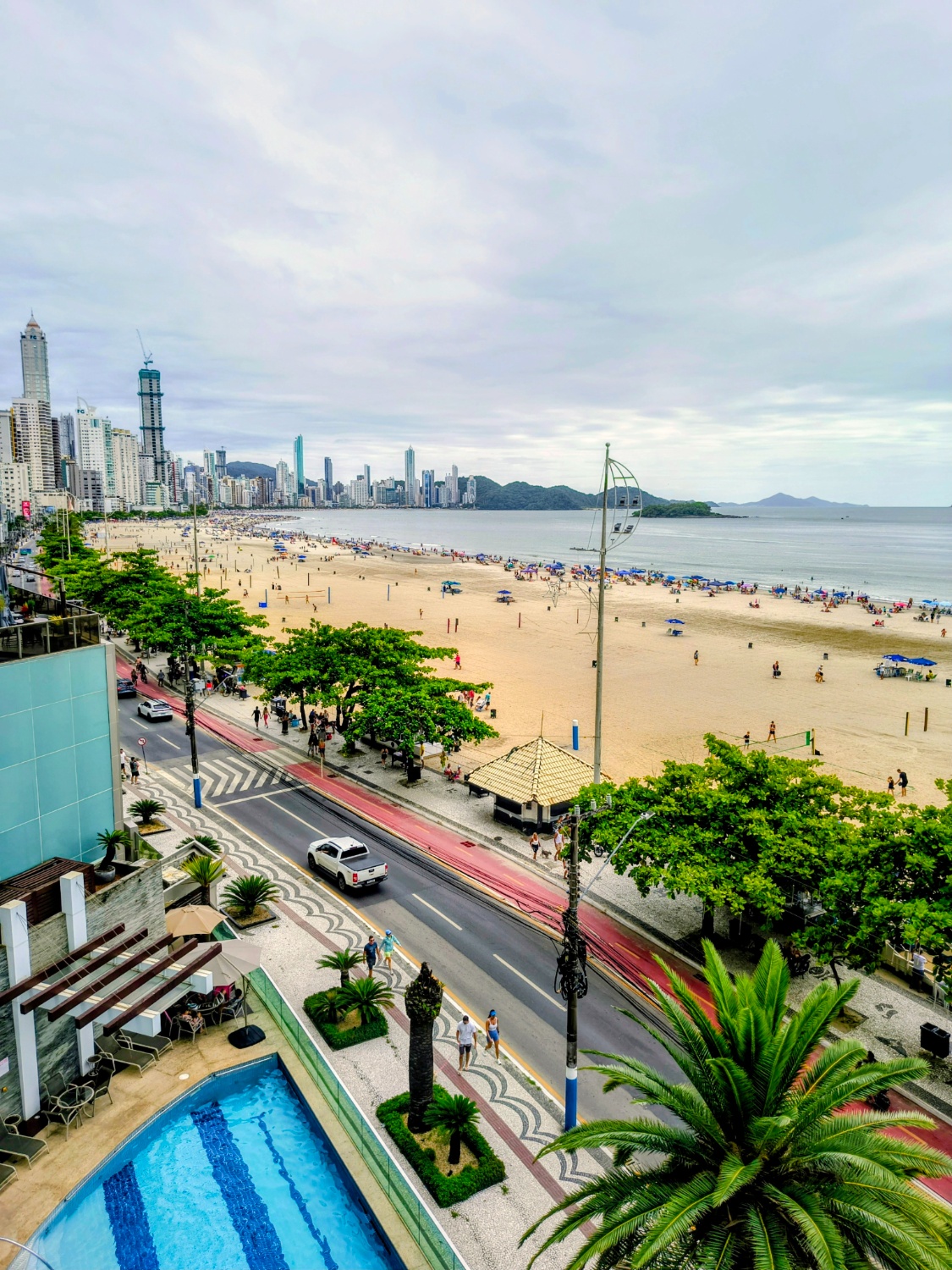 Apartamento no Ed. Barramares em Balneário Camboriú - foto 27