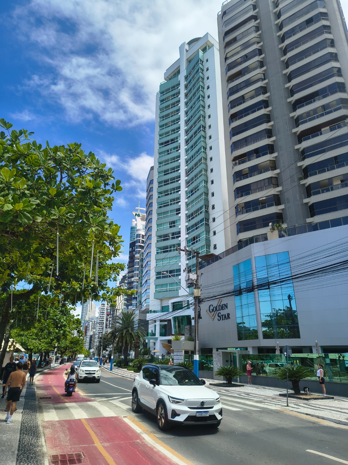 Apartamento no Ed. Barramares em Balneário Camboriú - foto 43