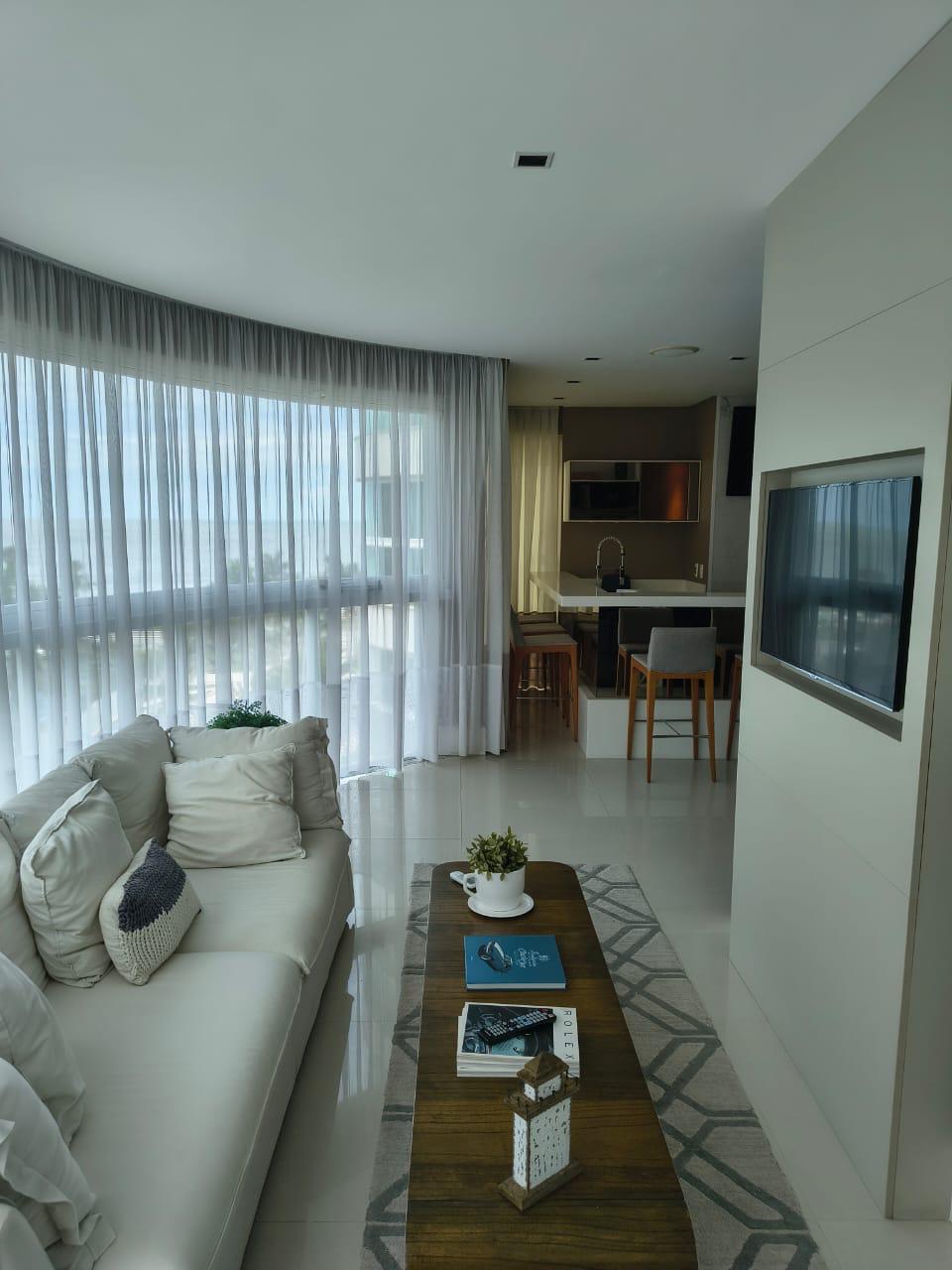 Apartamento no Ed. Brava Beach Internacional - Reserva Corais na Praia Brava - foto 2