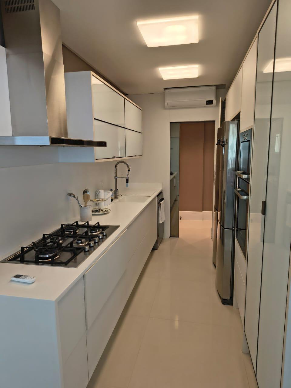 Apartamento no Ed. Brava Beach Internacional - Reserva Corais na Praia Brava - foto 12