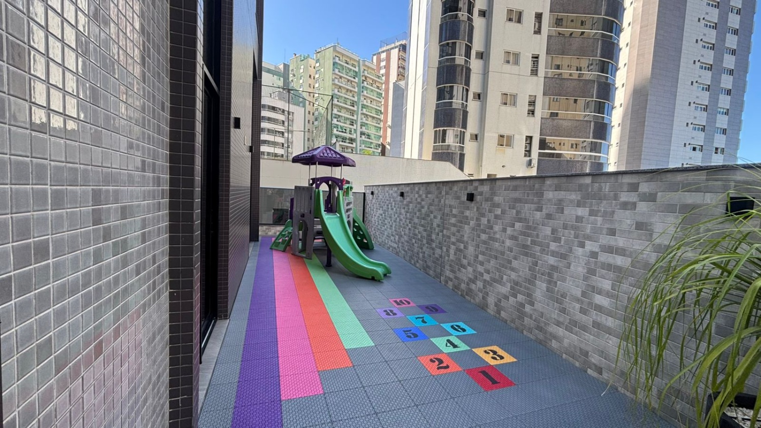 Apartamento no Ed. Sauer Residence em Balneário Camboriú - foto 17
