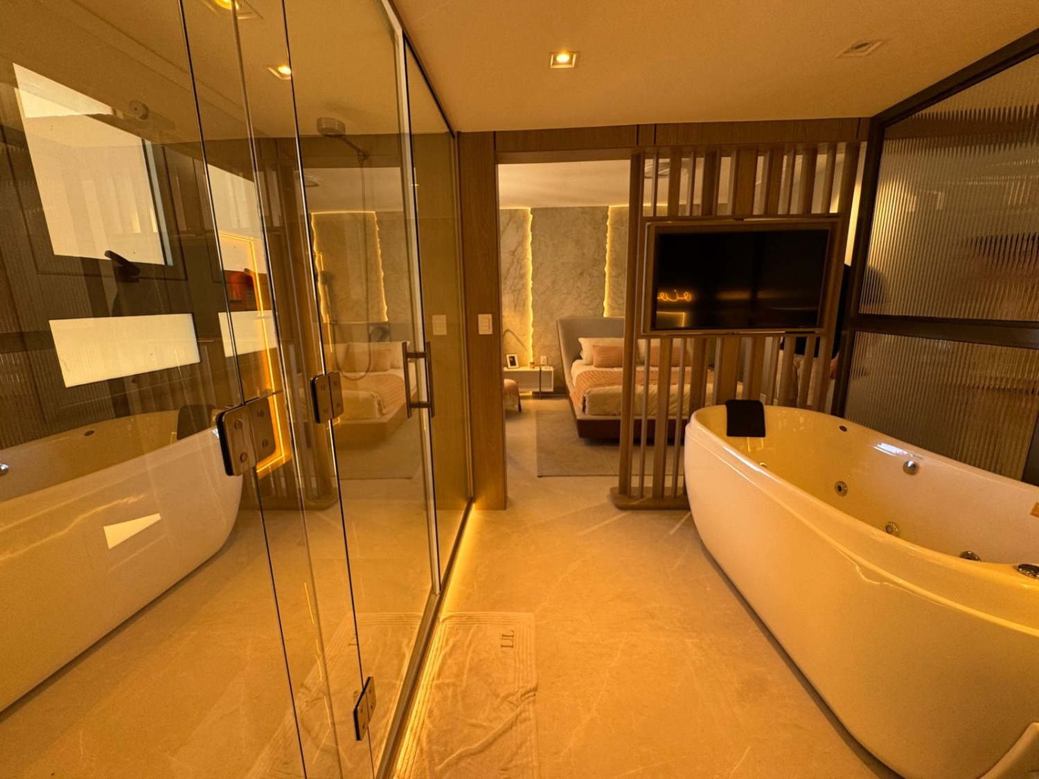 Apartamento no Edifício Grécia em Balneário Camboriú - foto 12