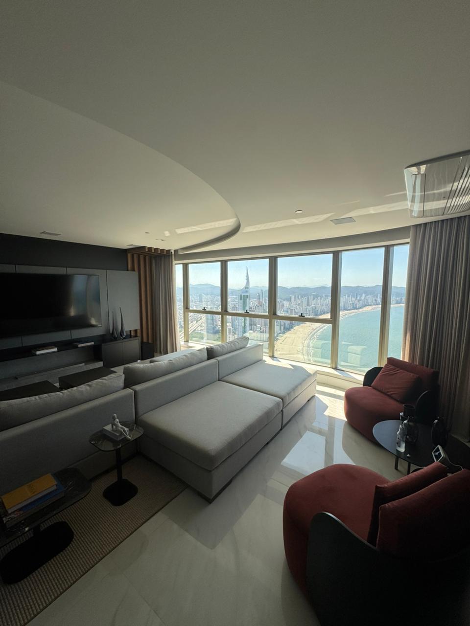 Apartamento no Ed. Yachthouse By Pininfarina em Balneário Camboriú - foto 4