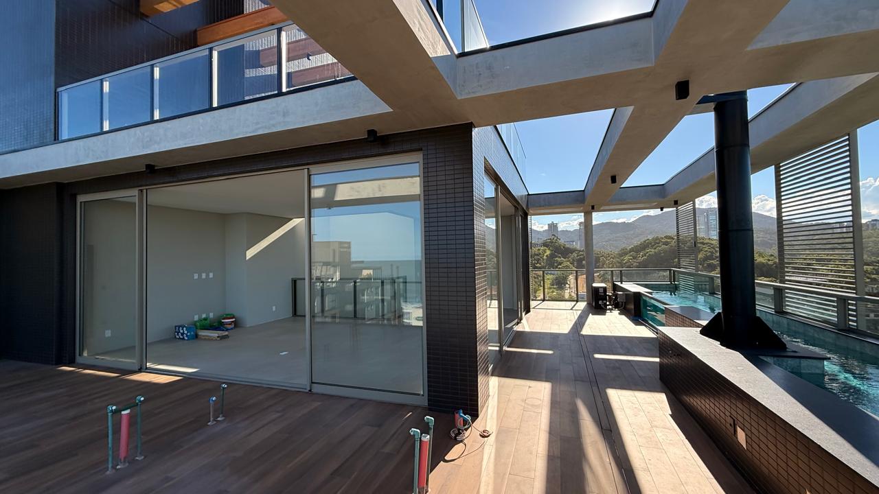 Cobertura Duplex no Ed. Horizon na Praia Brava - foto 19