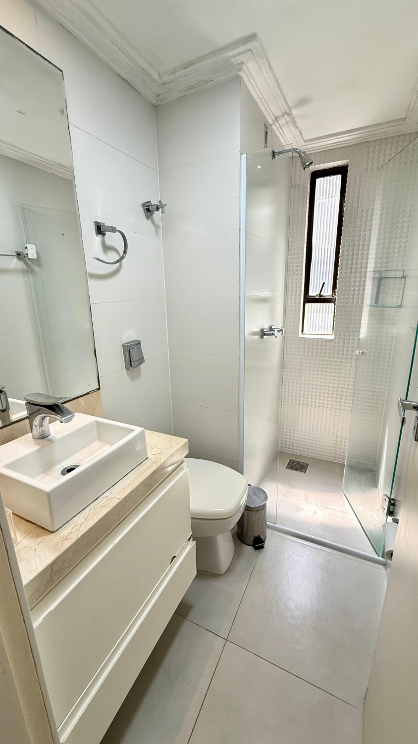 Apartamento no Ed. Nina Schurmann em Balneário Camboriú - foto 22