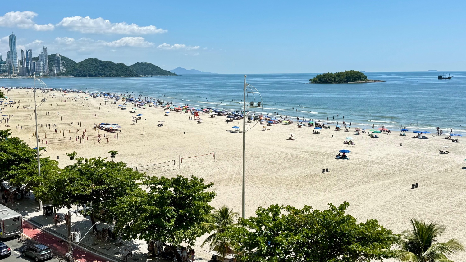 Apartamento no Ed. Nina Schurmann em Balneário Camboriú - foto 31