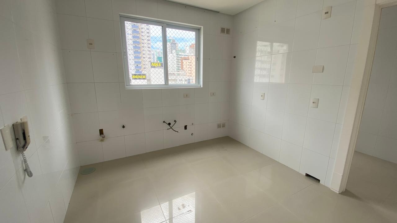 Apartamento no Residencial Dimora del Sole em Balneário Camboriú - foto 6