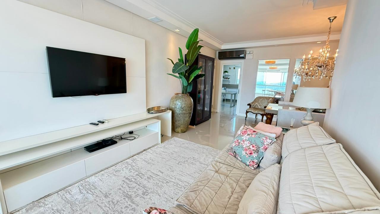 Apartamento no Ed. Villa Serena Home Club em Balneário Camboriú - foto 4