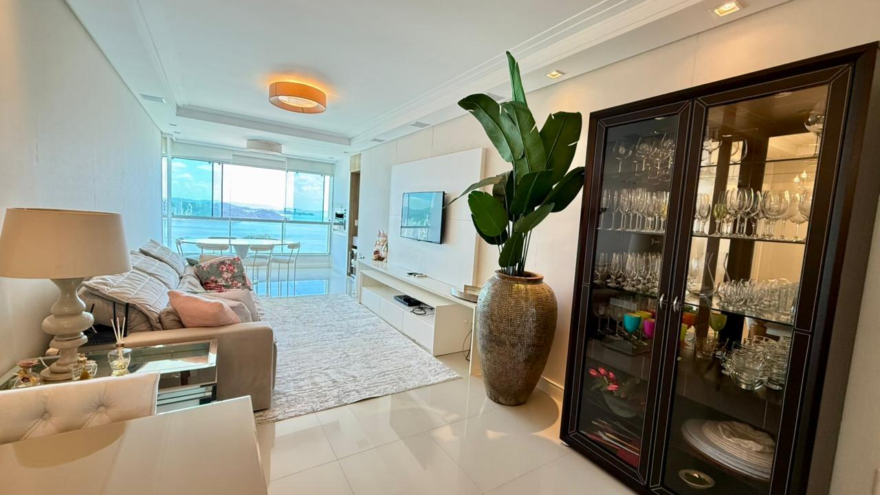 Apartamento no Ed. Villa Serena Home Club em Balneário Camboriú - foto 5