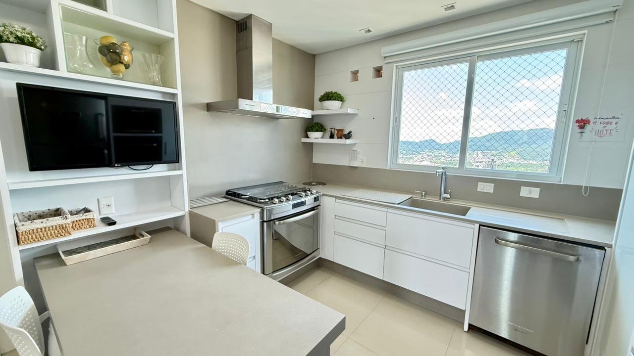 Apartamento no Ed. Villa Serena Home Club em Balneário Camboriú - foto 9