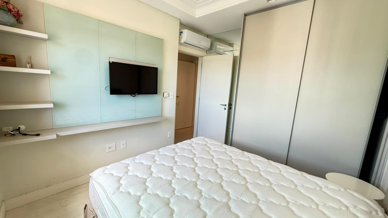 Apartamento no Ed. Villa Serena Home Club em Balneário Camboriú - foto 14