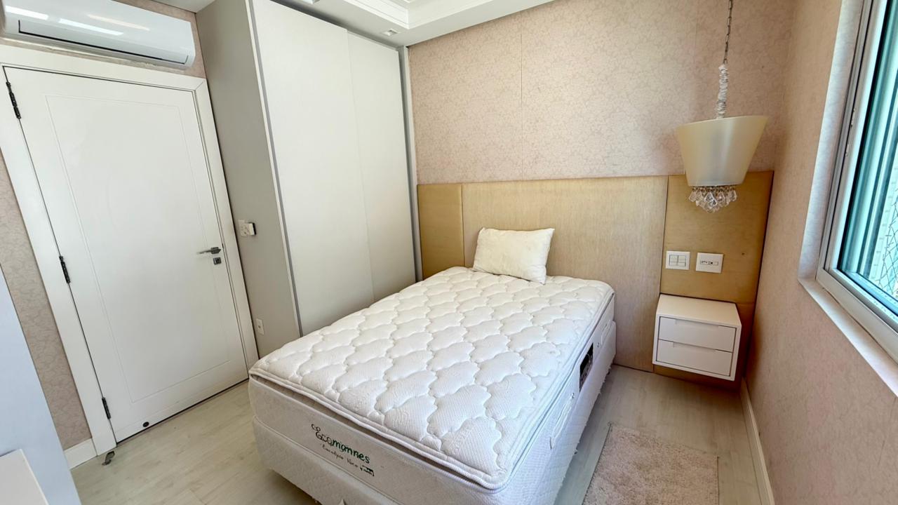 Apartamento no Ed. Villa Serena Home Club em Balneário Camboriú - foto 15