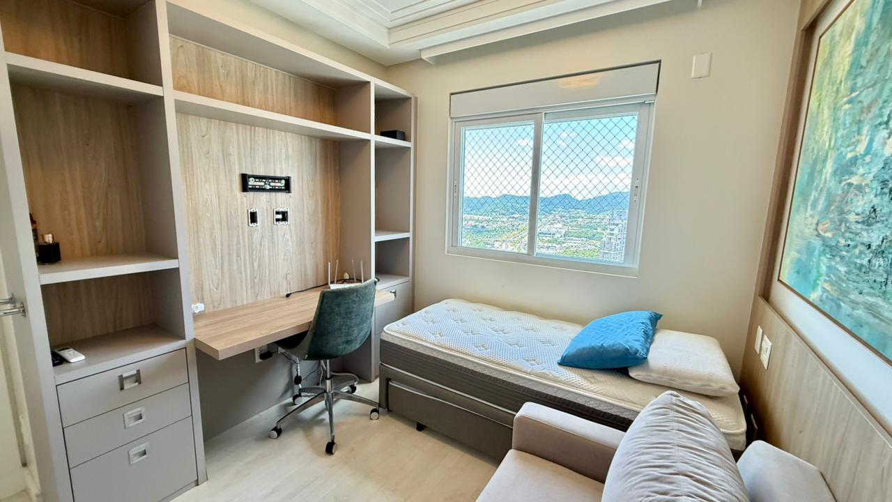 Apartamento no Ed. Villa Serena Home Club em Balneário Camboriú - foto 17