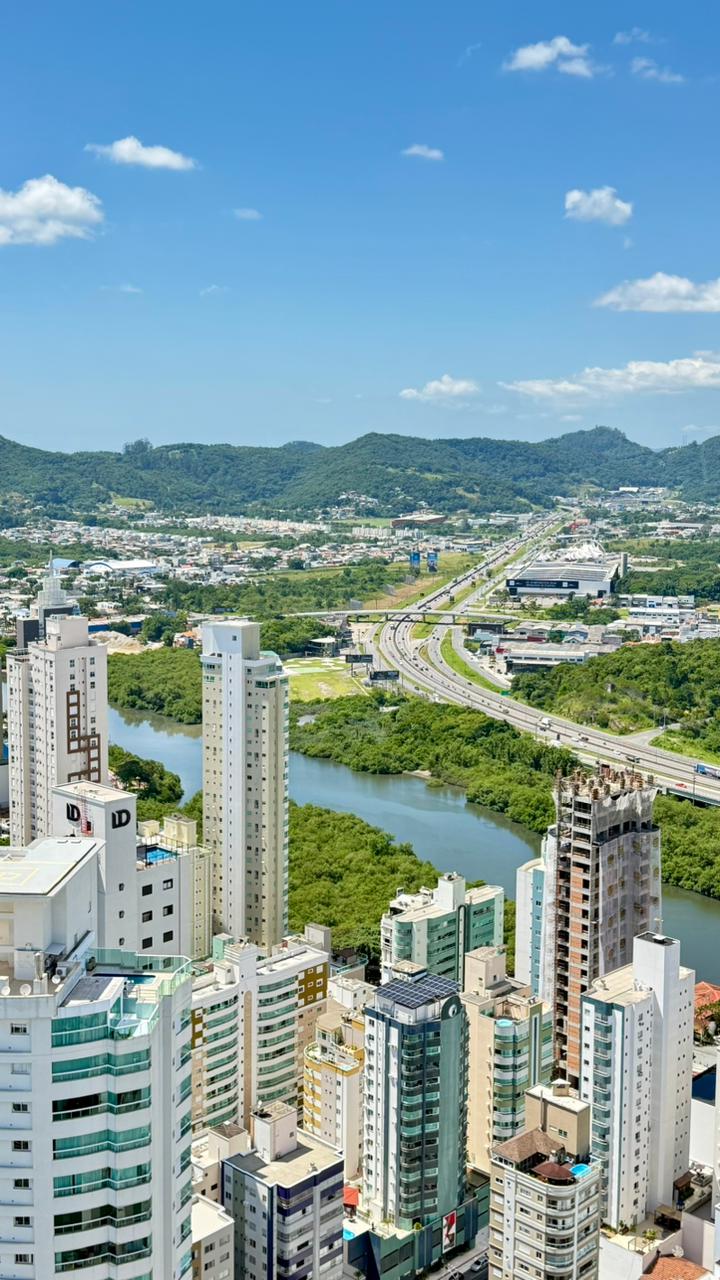 Apartamento no Ed. Villa Serena Home Club em Balneário Camboriú - foto 22